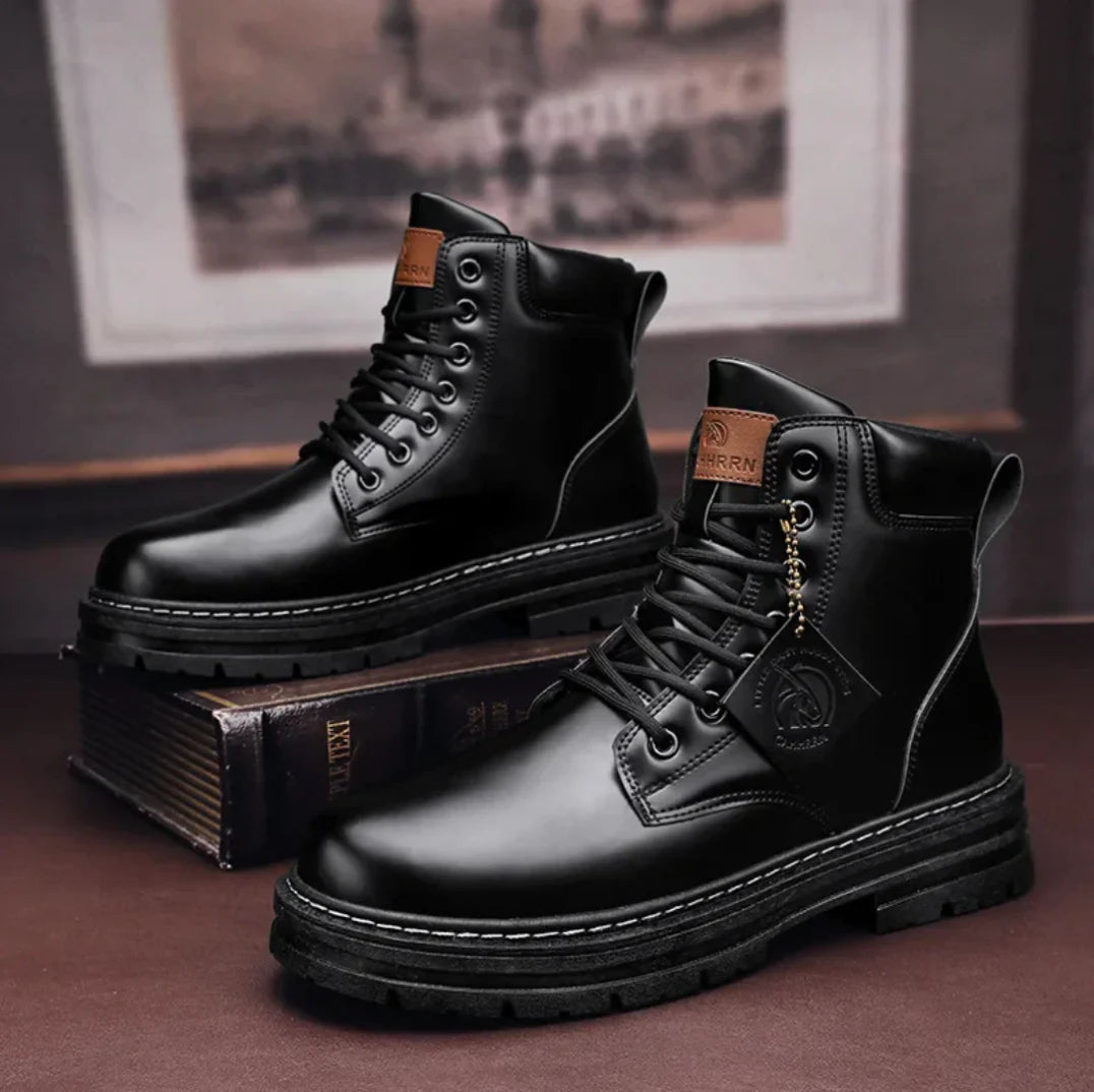 Edward I Luxurious lace-up boots