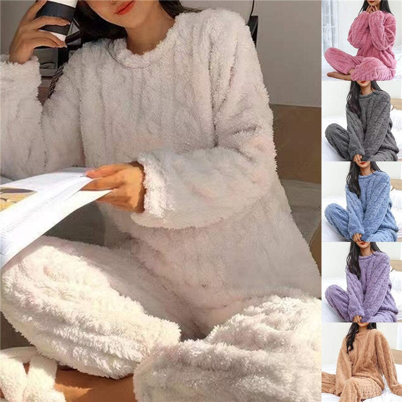 Patricia - Women's Fleece Pyjama Set