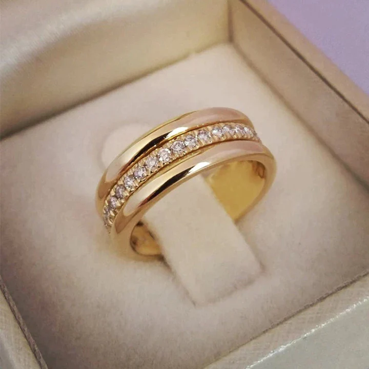 Elegant Ring with Double Zirconia